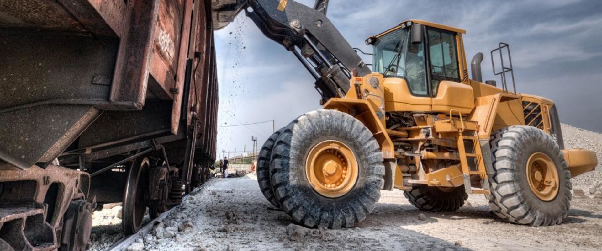 Shipping Heavy Tools and Equipment: Expert Advice from A1 Auto Transport